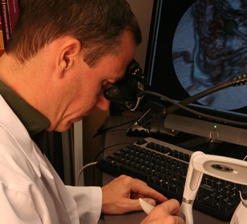 Surgeon using vtbone simulator