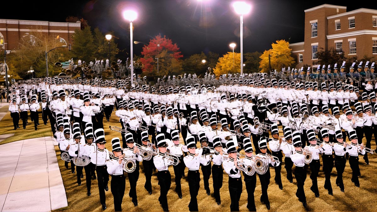 Art generated by Hannah Dickerson depicting a marching band