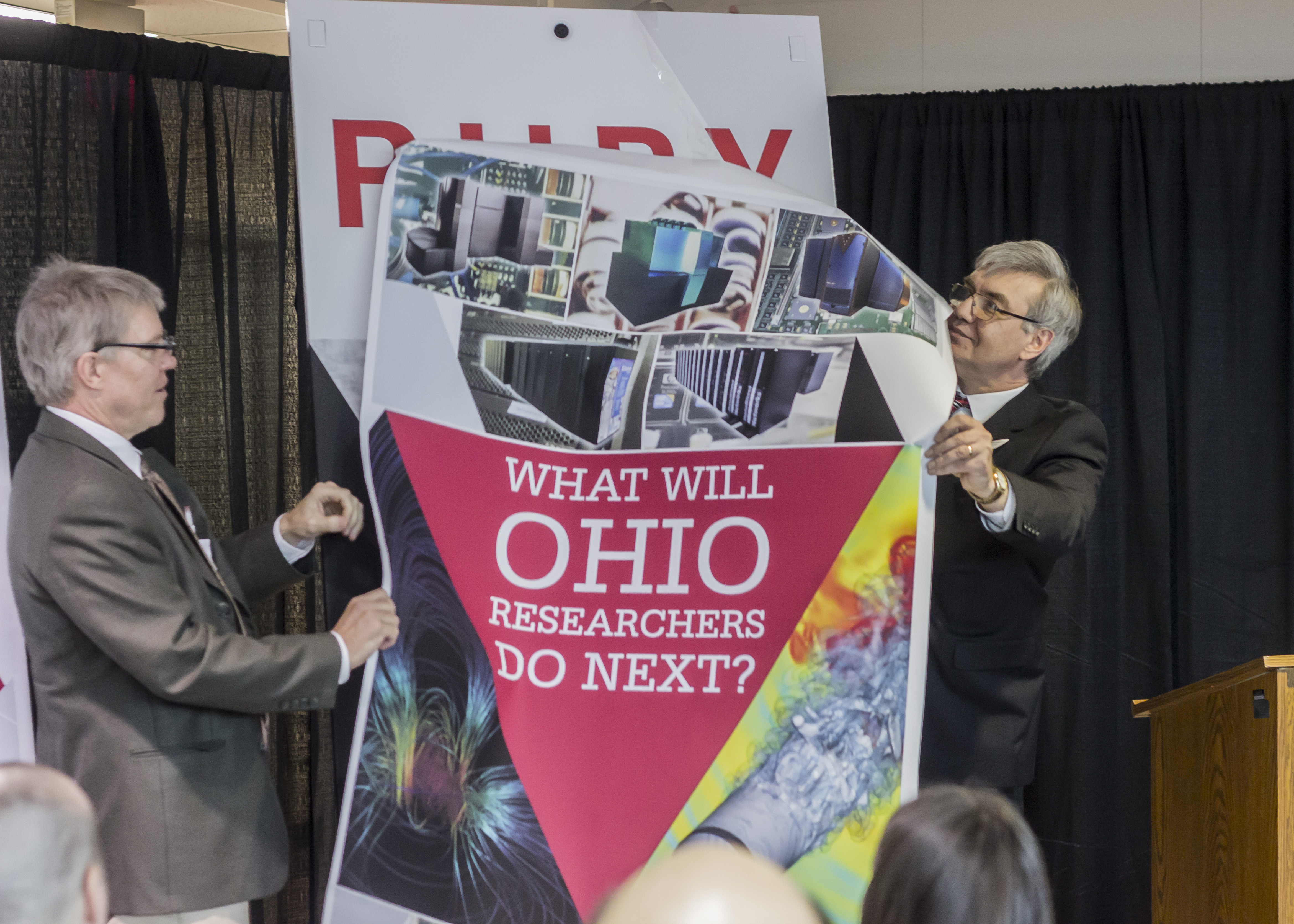 Chancellor Carey, SUG Chair Beck unveil Ruby name plate